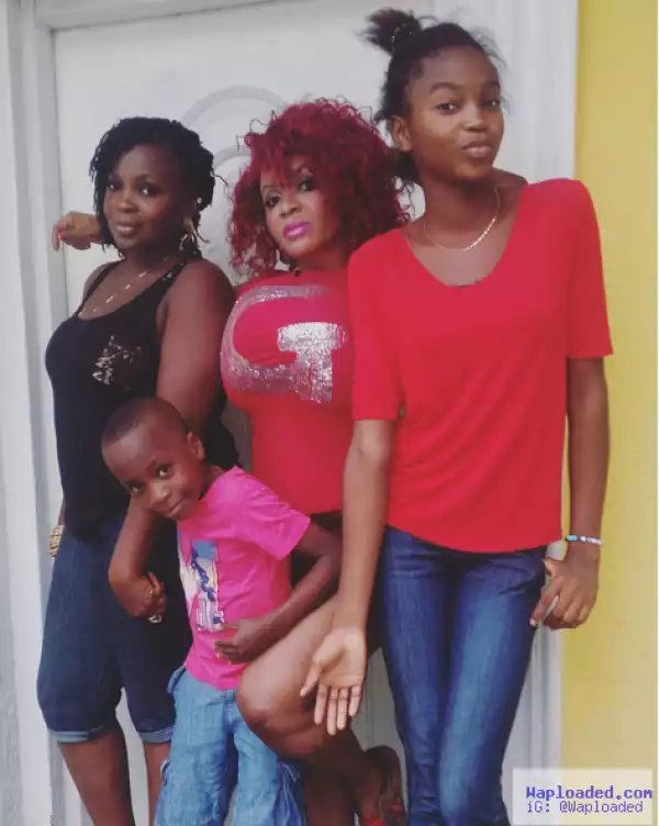 Photos: Cossy Orjiakor Poses With Her Sister And Kids